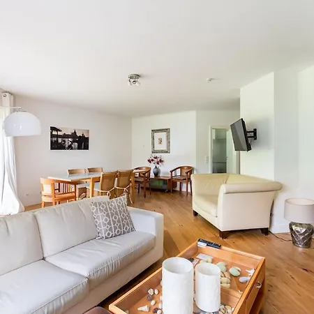 Luxurious House Only Few Minutes From Villa