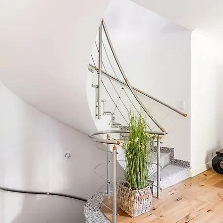 Luxurious House Only Few Minutes From *