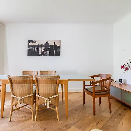 Luxurious House Only Few Minutes From Villa Meerbusch