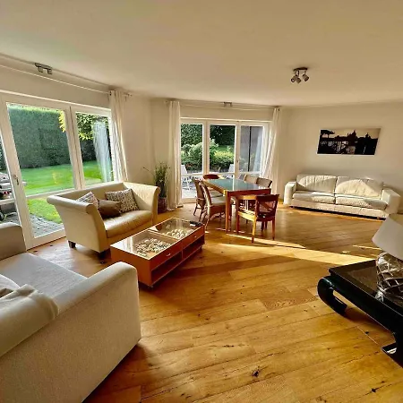 Luxurious House Only Few Minutes From Villa