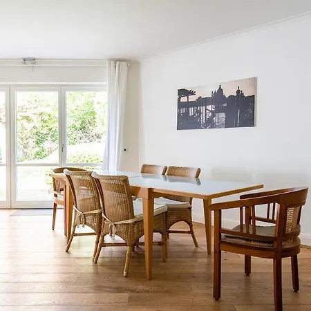 Luxurious House Only Few Minutes From *