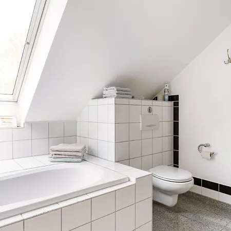 Luxurious House Only Few Minutes From Villa Meerbusch