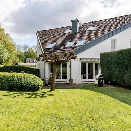 Luxurious House Only Few Minutes From Villa Meerbusch