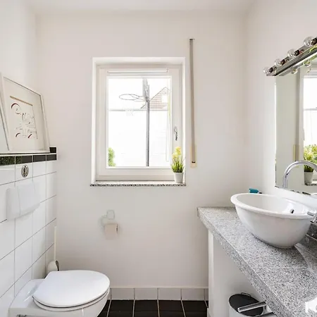 Luxurious House Only Few Minutes From Villa Meerbusch